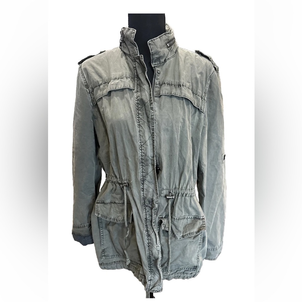 Ladies vintage Levi’s khaki parka/safari jacket hidden hood roll up sleeves Med